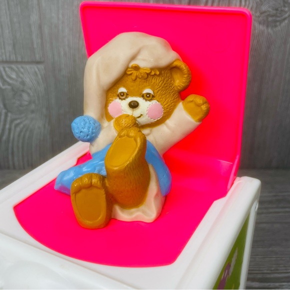 Vintage Fisher Price Teddy Beddy Bear Jack in the Box Musical Baby Toy 1987 - Picture 13 of 16